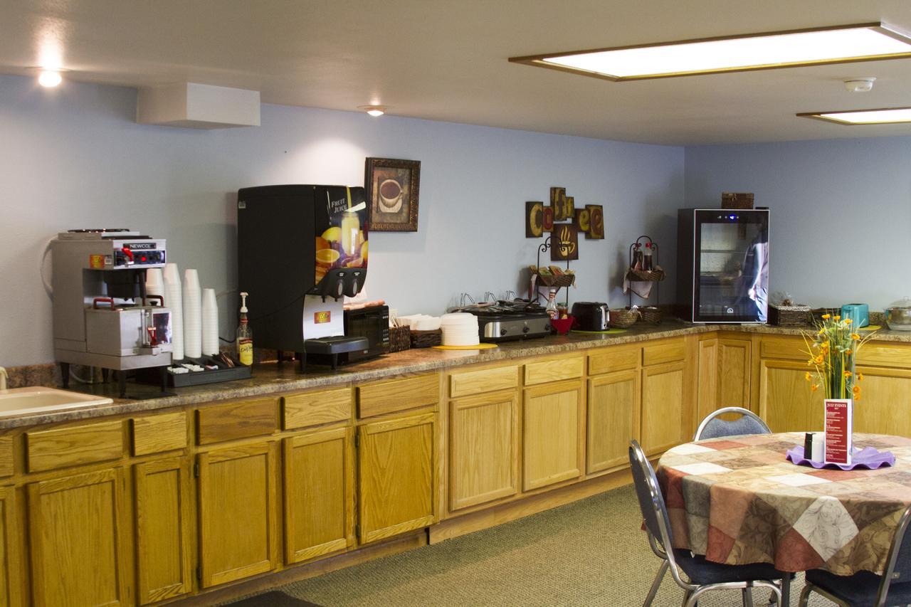 Cottonwood Inn & Suites Phillipsburg Kültér fotó