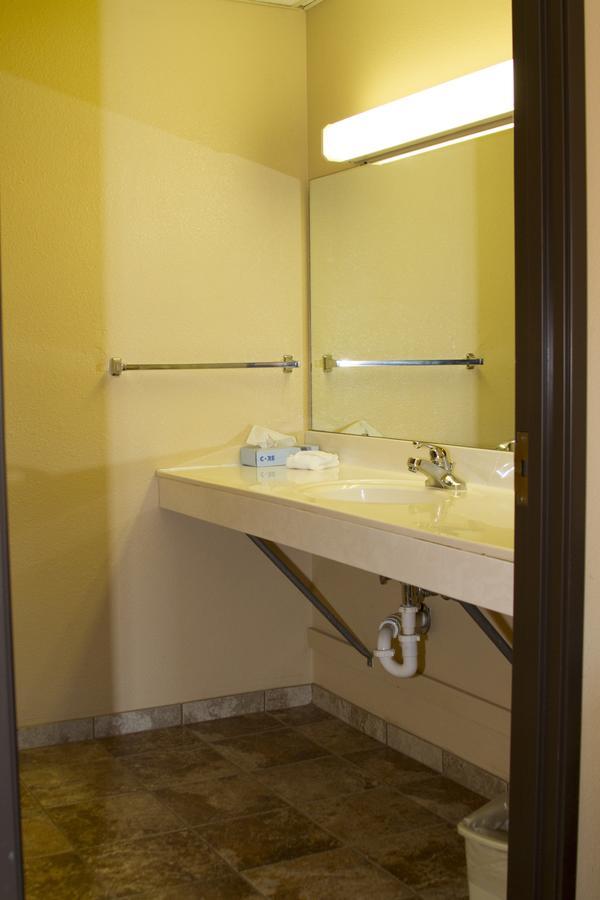 Cottonwood Inn & Suites Phillipsburg Kültér fotó