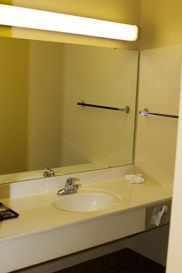 Cottonwood Inn & Suites Phillipsburg Kültér fotó