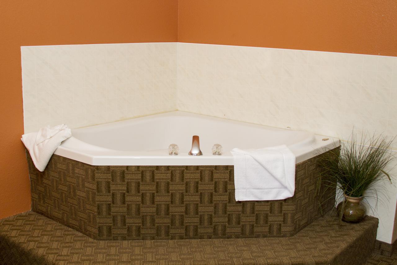Cottonwood Inn & Suites Phillipsburg Kültér fotó