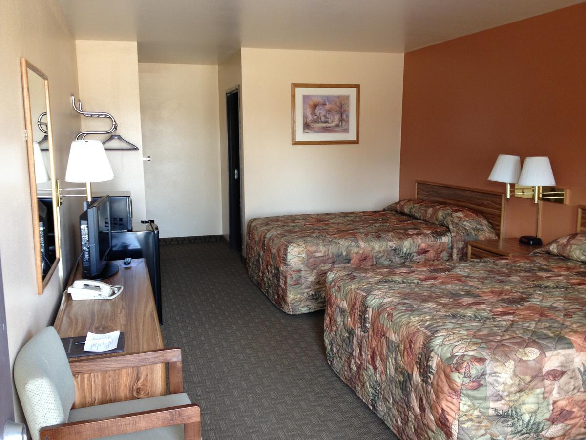 Cottonwood Inn & Suites Phillipsburg Kültér fotó
